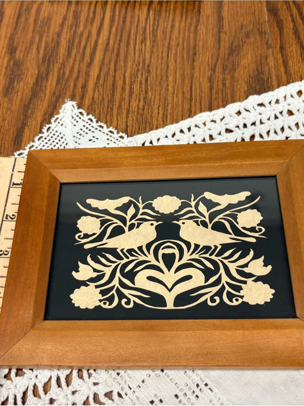 Framed “Lovebirds” Scherenschnitte German paper cutting folk art. - Picture 4 of 5